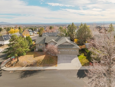3734 SW WICKIUP PL, REDMOND Small-02