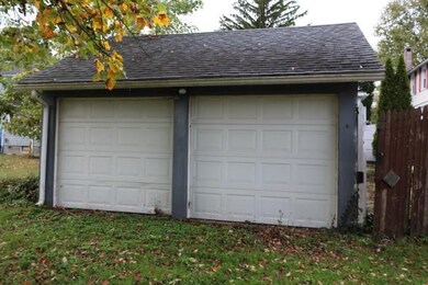 469 Clarence St, Johnstown, PA 15905 - photo 2