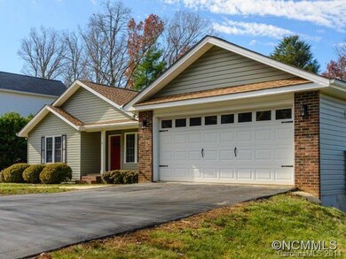 4 Cozy Cove, Hendersonville, NC 28792 - photo 2