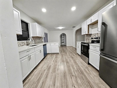 573 SE Port St Lucie Blvd, Port Saint Lucie, FL 34984 - photo 4