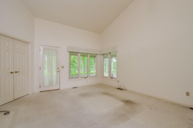 005-Living_Room-1735956-medium