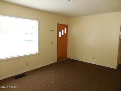 263-474285-living room 1