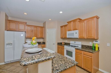 Kitchen/Breakfast Bar