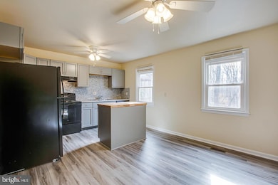 410 Olde Greenwich Cir, Fredericksburg, VA 22408 - photo 5