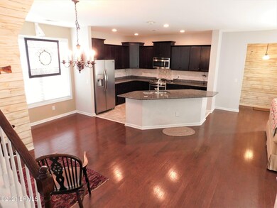 Dining & Kitchen