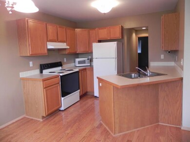 589 Eastmont Ave unit D, East Wenatchee, WA 98802 - photo 2