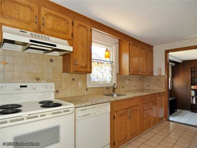 335 Garden City Dr, Cranston, RI 02920 - photo 5