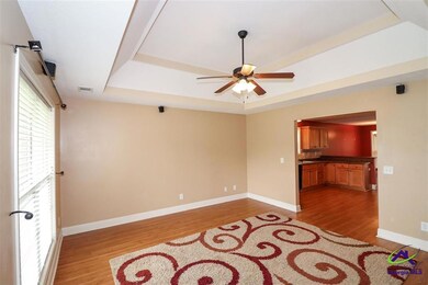 221 Haverhill Cir, Warner Robins, GA 31088 - photo 2