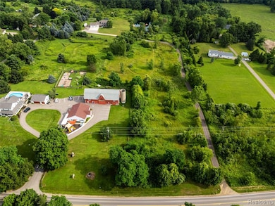 7741 Clyde Rd, Fenton, MI 48430 - photo 2