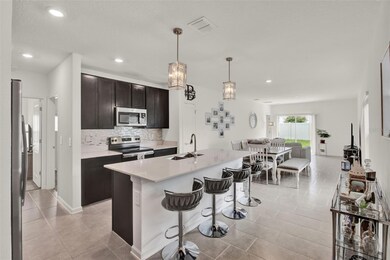 439 Cool Summer Ln, Davenport, FL 33837 - photo 4