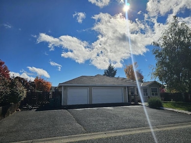 3919 Monrovia Way, Klamath Falls, OR 97603 - photo 2