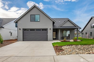 717 E 5th St, Nooksack, WA 98276 - photo 2