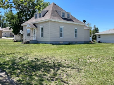 218 4th St, Pender, NE 68047 - photo 4