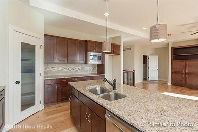 9523 Rushbrook Dr, Johnston, IA 50131 - photo 5