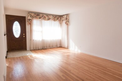 1622 Oakwood Ave, Des Plaines, IL 60016 - photo 4