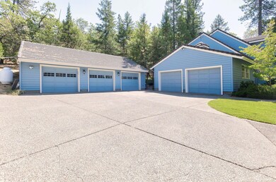 543 Serenity Ln, Grants Pass, OR 97526 - photo 2