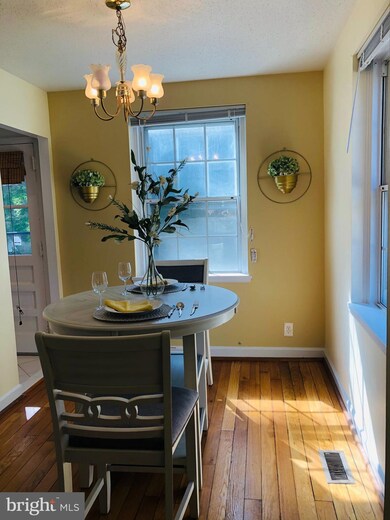 2812 S Abingdon St unit A, Arlington, VA 22206 - photo 2