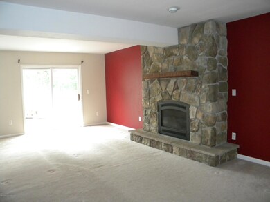 Living room 3