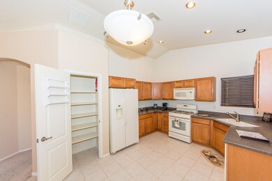 460 Kitchen 2