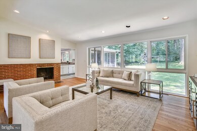 9015 Honeybee Ln, Bethesda, MD 20817 - photo 6