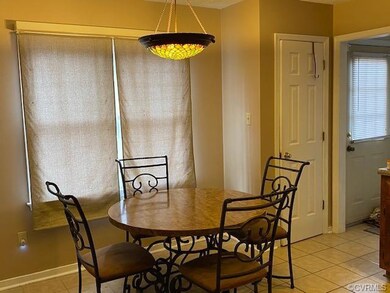 Dining area in Kitchen