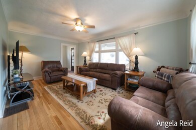 7-web-or-mls-1453-johnston-st-se
