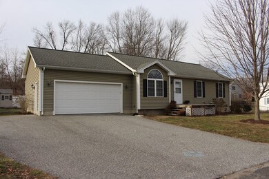 11 Orange St, West Springfield, MA 01089 - photo 3