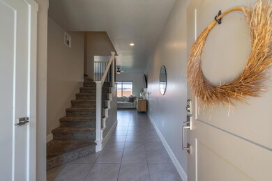 659 S Malorie Wy-008