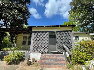 Screened porch & covered patio