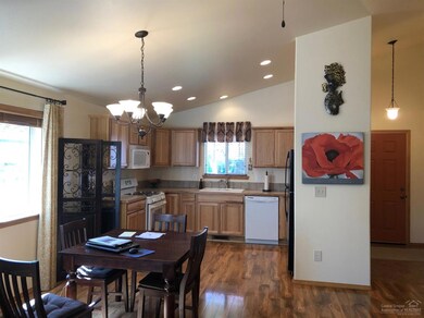 2091 NW Joshua Tree Ct, Redmond, OR 97756 - photo 6