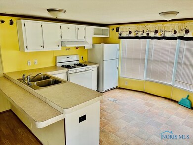 2611 N Main St, Findlay, OH 45840 - photo 2