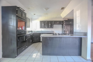 3913 Foxwood St, Bakersfield, CA 93306 - photo 3