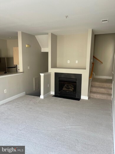 46375 Pryor Square, Sterling, VA 20165 - photo 3