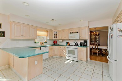 04_13LocksleyLane_5_Kitchen_HiRes