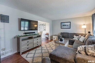 819 W 57th St, Davenport, IA 52806 - photo 5