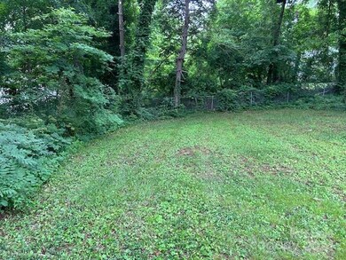 731 N Oakwood Dr, Statesville, NC 28677 - photo 4