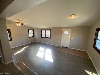 Large Family Room !!!