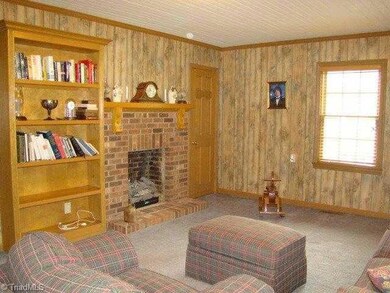 589 Jarvis Miller Rd, Asheboro, NC 27205 - photo 2