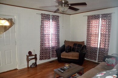 Another picture of the living room.