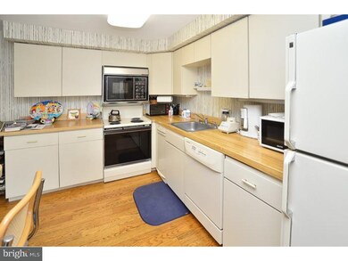 2122 Bryn Mawr Place unit C8, Ardmore, PA 19003 - photo 6