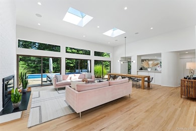 8 Deer Path, Quogue, NY 11959 - photo 3