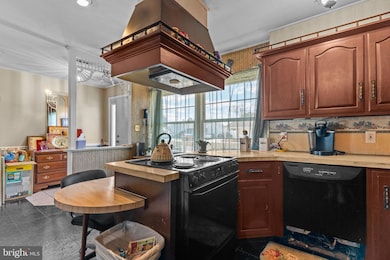 34 Tulip Ln, Levittown, PA 19054 - photo 4