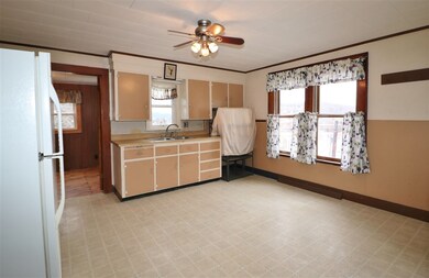 561 Carroll St, Berlin, NH 03570 - photo 4