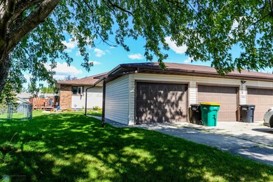 Garage/Front Exterior