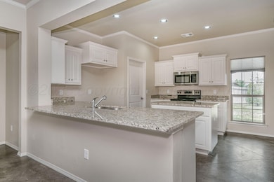 7901 Crestline 11