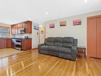 9 Jacqueline Rd unit D, Waltham, MA 02452 - photo 5