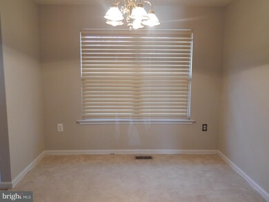 5604 Fishermens Ct, Clinton, MD 20735 - photo 6