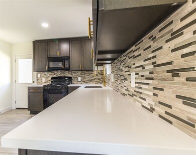 5319 Dewberry St, Houston, TX 77021 - photo 6