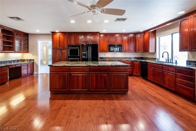 4299 Woodcrest Rd, Las Vegas, NV 89121 - photo 6