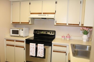 1512 SE Royal Green Cir unit H-202, Port Saint Lucie, FL 34952 - photo 6